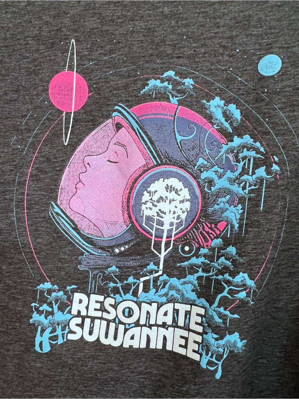 Resonate Suwannee Music Festival Grey Astronaut Headphone Graphic Tank NWOT